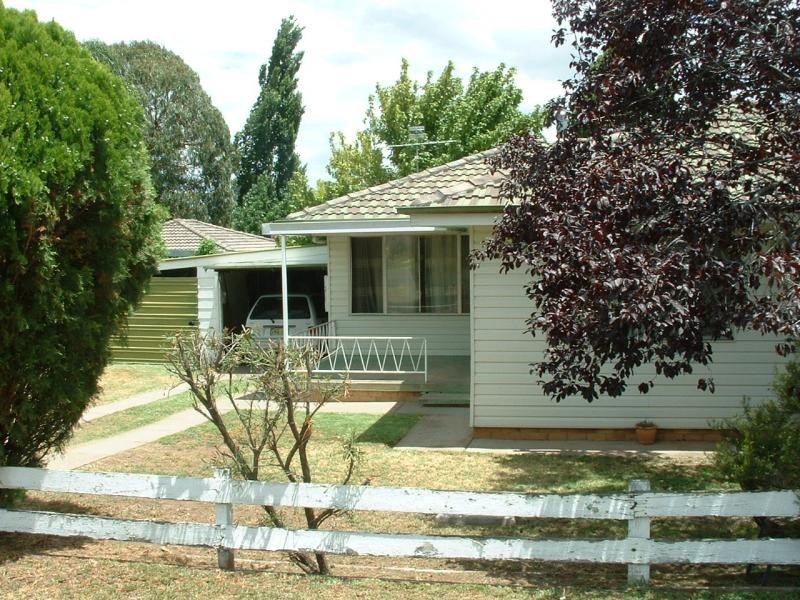 11 Gladys  Street TAMWORTH 2340, Tamworth NSW 2340