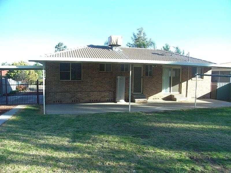 19 Willow Park Avenue KOOTINGAL 2352, Kootingal NSW 2352