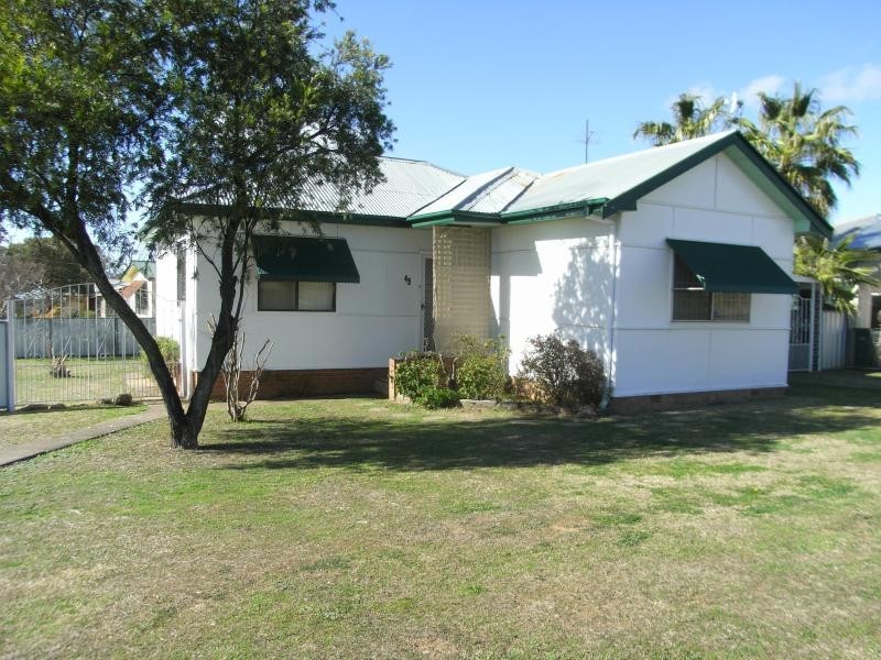 49 Robert Street TAMWORTH 2340, Tamworth NSW 2340