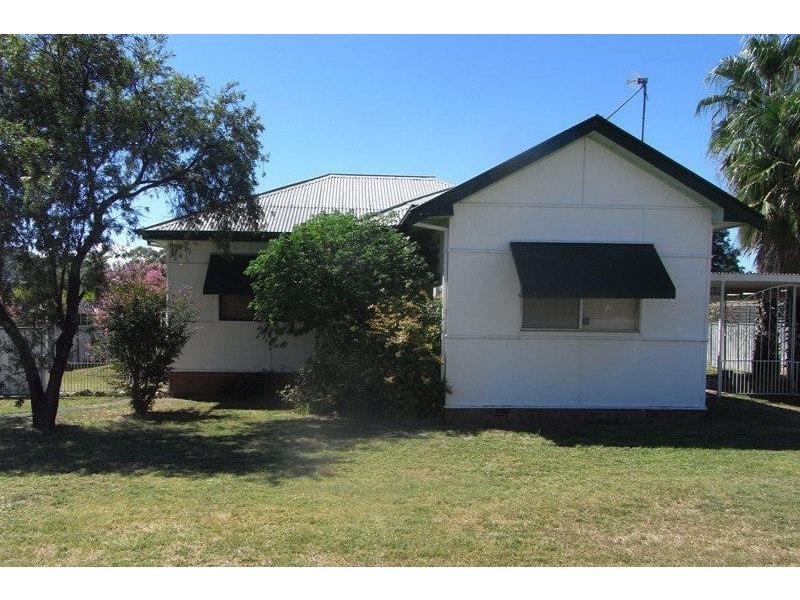 49 Robert Street TAMWORTH 2340, Tamworth NSW 2340