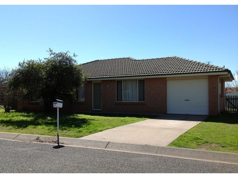 16 Caley Close TAMWORTH 2340, Tamworth NSW 2340