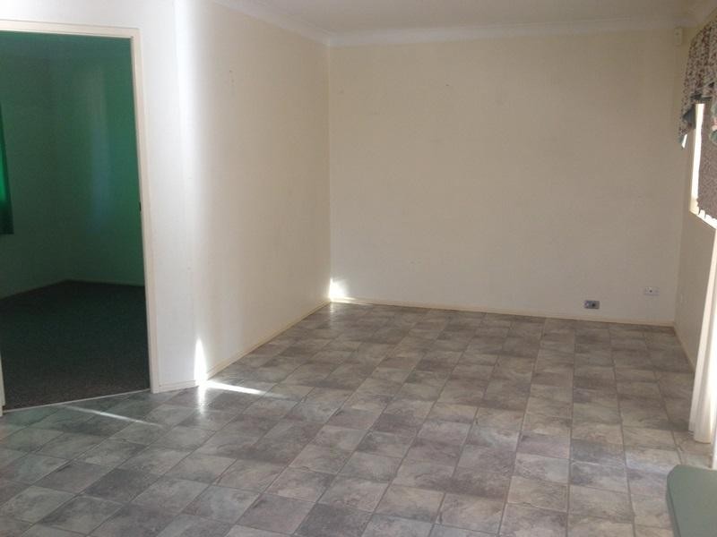 11 Caley Close TAMWORTH 2340, Tamworth NSW 2340