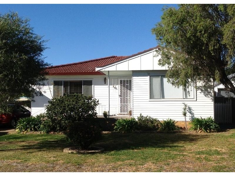 15 Warren  Street, Tamworth NSW 2340