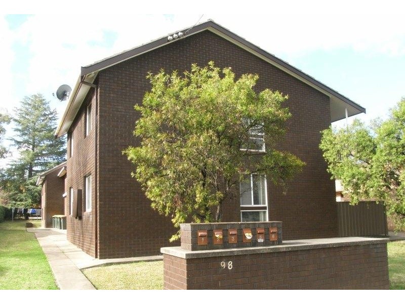 2/98 Carthage Street TAMWORTH 2340, Tamworth NSW 2340