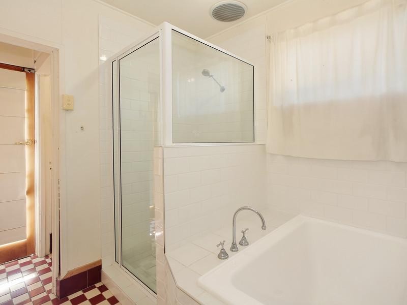 24 White Street, Tamworth NSW 2340