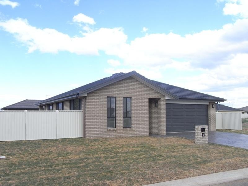 5 CARNEGIE Place, Tamworth NSW 2340