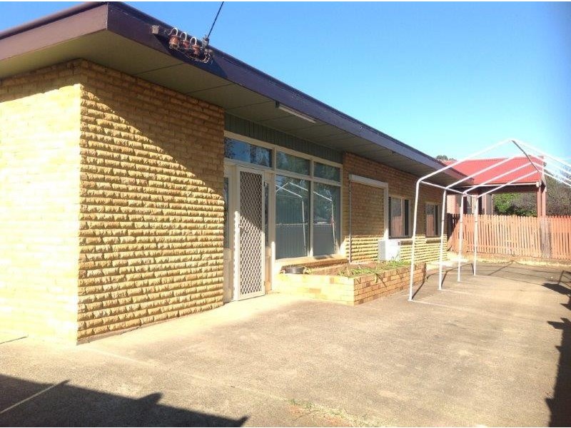 36 Raglan Street, Tamworth NSW 2340
