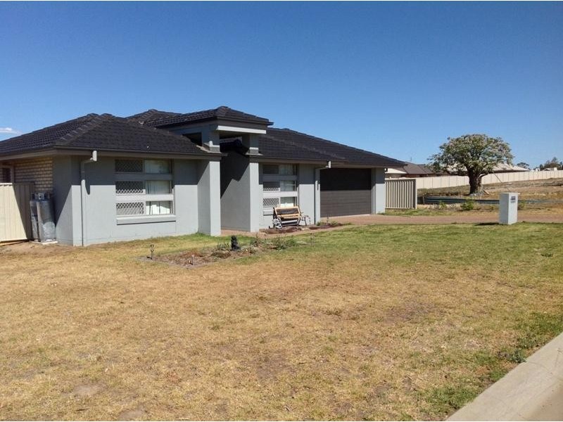 7 Drakeford Street, Tamworth NSW 2340