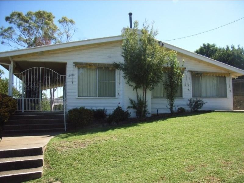 140 Fitzroy Street, Tamworth NSW 2340