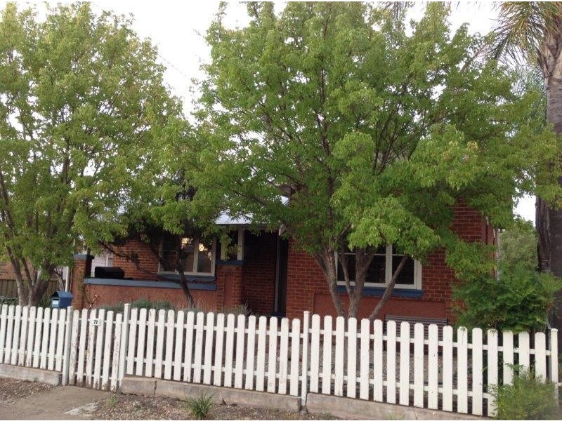 72 Crown Street, Tamworth NSW 2340