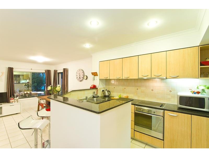 8896 Magnolia Drive East  HOPE ISLAND 4212, Hope Island QLD 4212