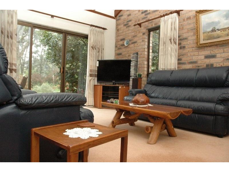 2 Hamilton Avenue, Bowral NSW 2576