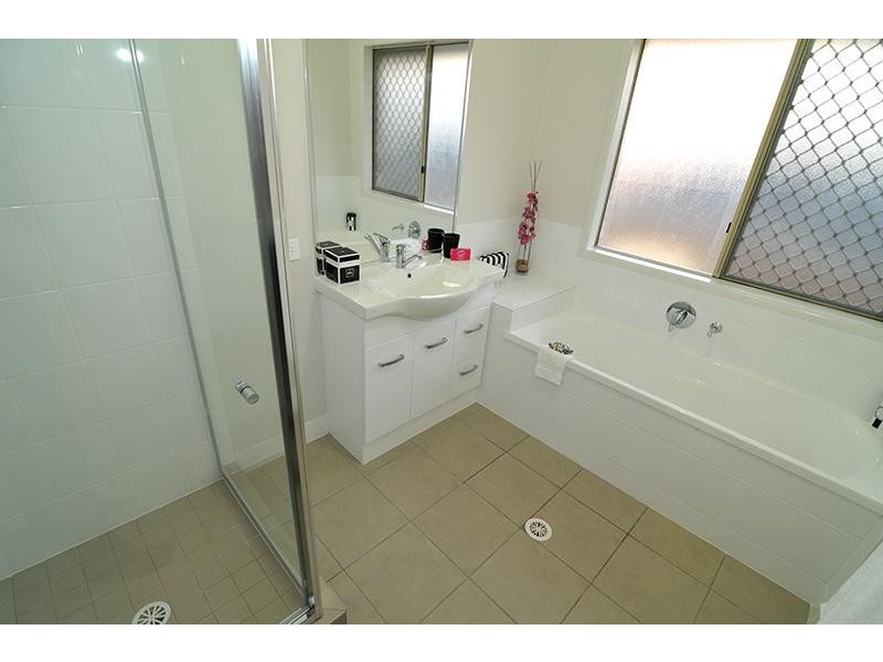 9 Timberlake Place, Springfield Lakes QLD 4300