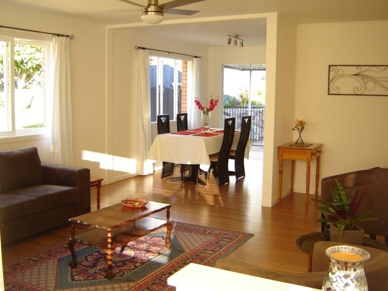 11 Pindari Avenue FERNY HILLS 4055, Ferny Hills QLD 4055