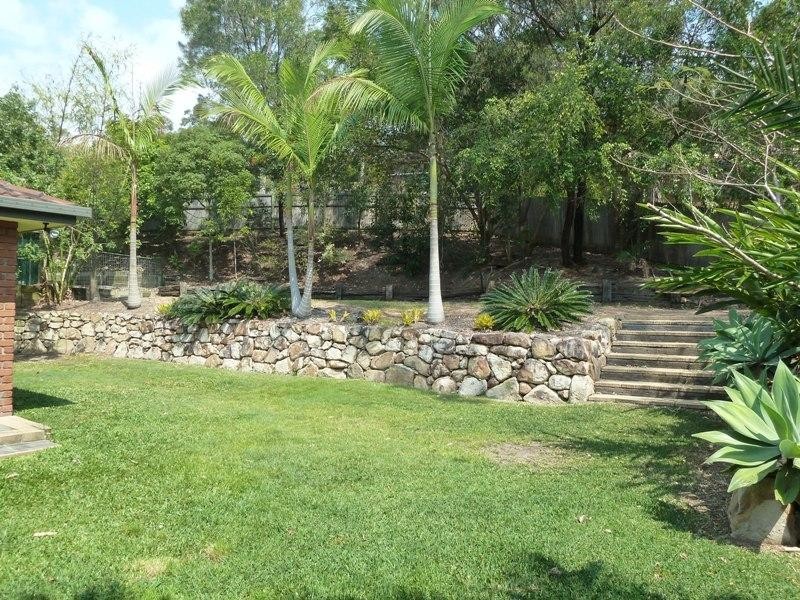 13 Surrey Court  HELENSVALE 4212, Helensvale QLD 4212