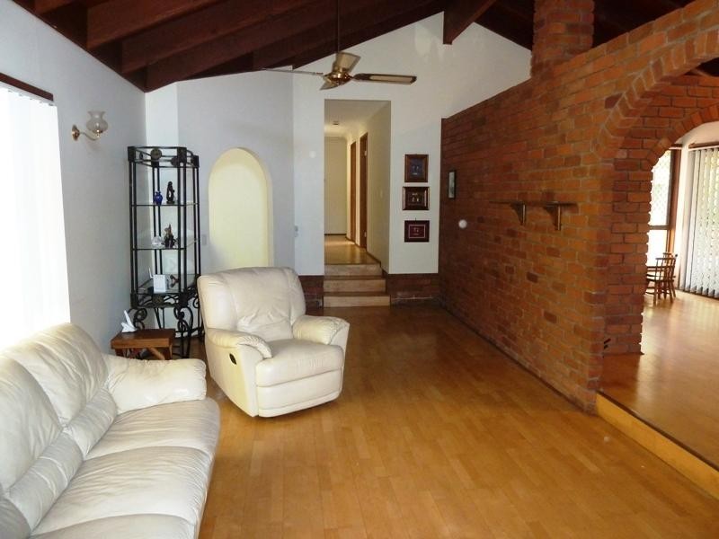 13 Surrey Court  HELENSVALE 4212, Helensvale QLD 4212