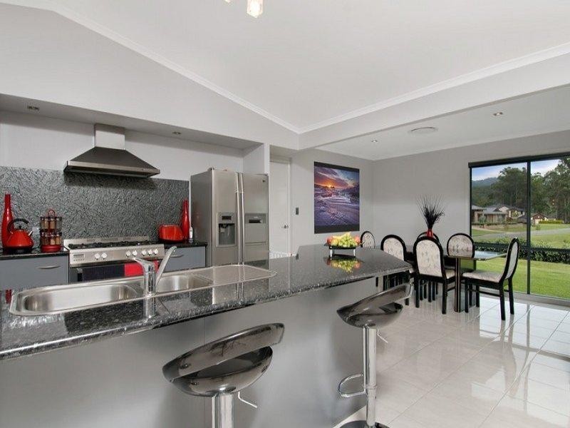 1 Lookout Place  MOUNT NATHAN 4211, Mount Nathan QLD 4211