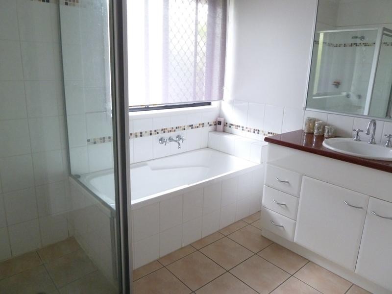 9 Brookfield Court, Parkinson QLD 4115