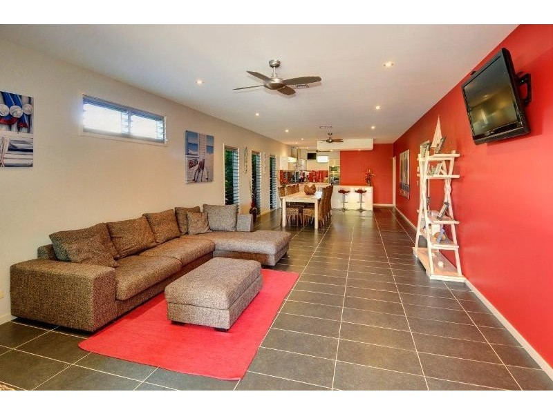 27 North Beach Place, Mudjimba QLD 4564