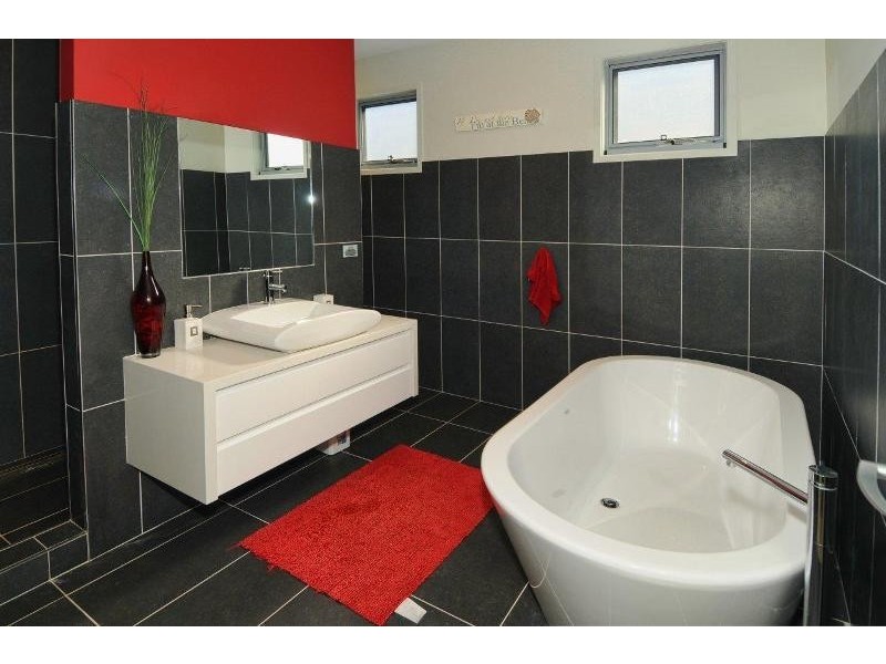 27 North Beach Place, Mudjimba QLD 4564