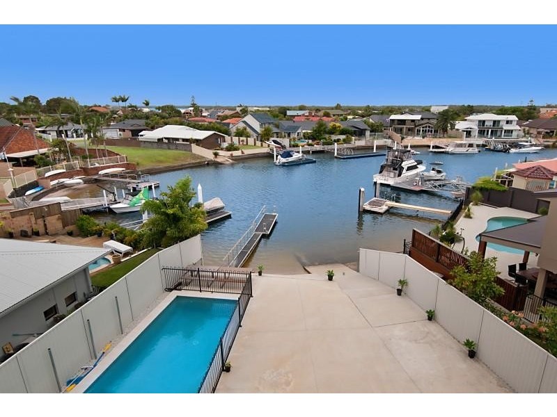 7 Wau Avenue RUNAWAY BAY 4216, Runaway Bay QLD 4216