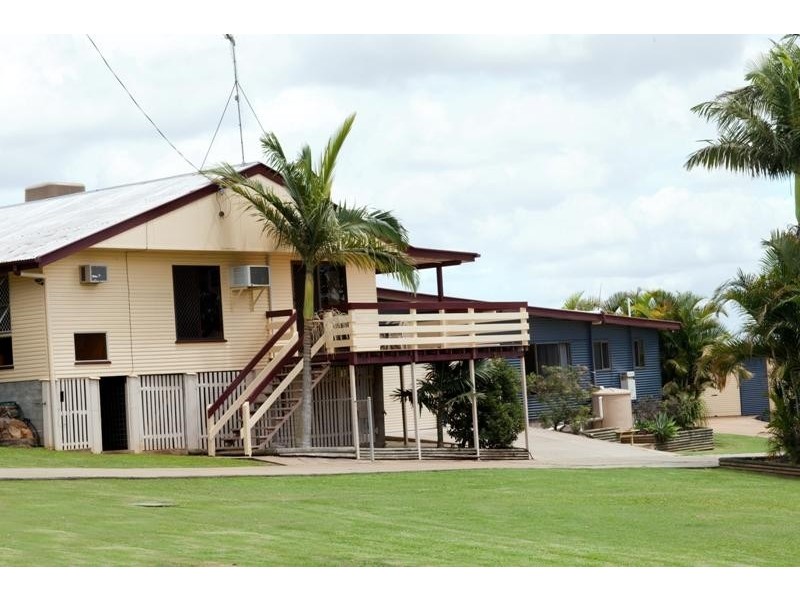 2 Laurison Street, Gin Gin QLD 4671