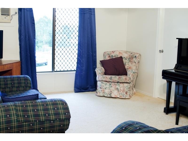 2 Laurison Street, Gin Gin QLD 4671