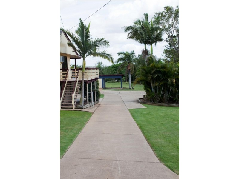 2 Laurison Street, Gin Gin QLD 4671