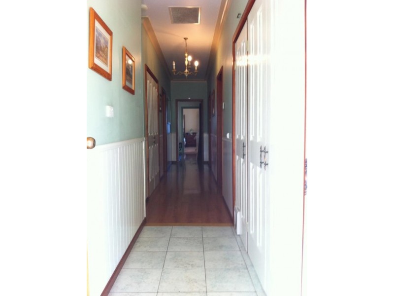 930 Tullimbar Street, North Albury NSW 2640