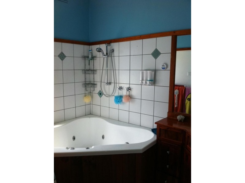 930 Tullimbar Street, North Albury NSW 2640