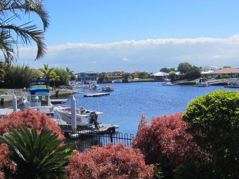 1/51 Headsail Drive, Banksia Beach QLD 4507