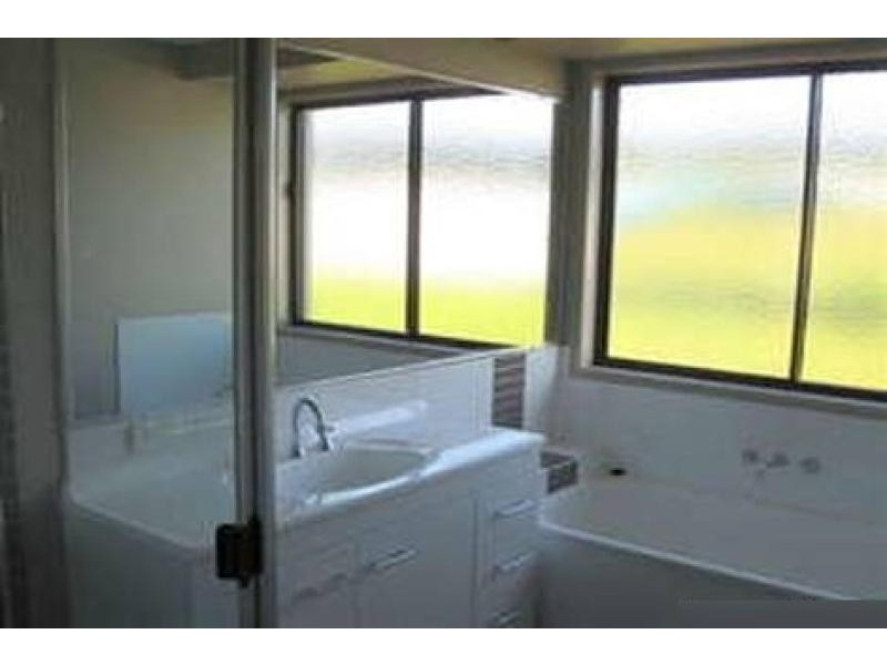 4 Cockatoo Court, Beerwah QLD 4519