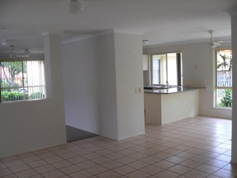 4 Glastonbury Drive  MUDGEERABA 4213, Mudgeeraba QLD 4213