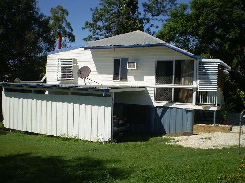 33 Pine Street, North Ipswich QLD 4305