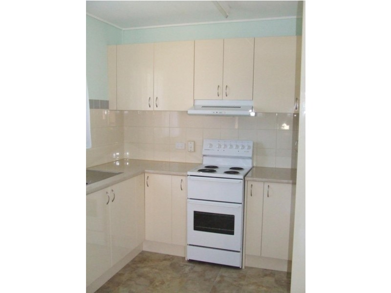 6 Fraser Street, Leichhardt QLD 4305