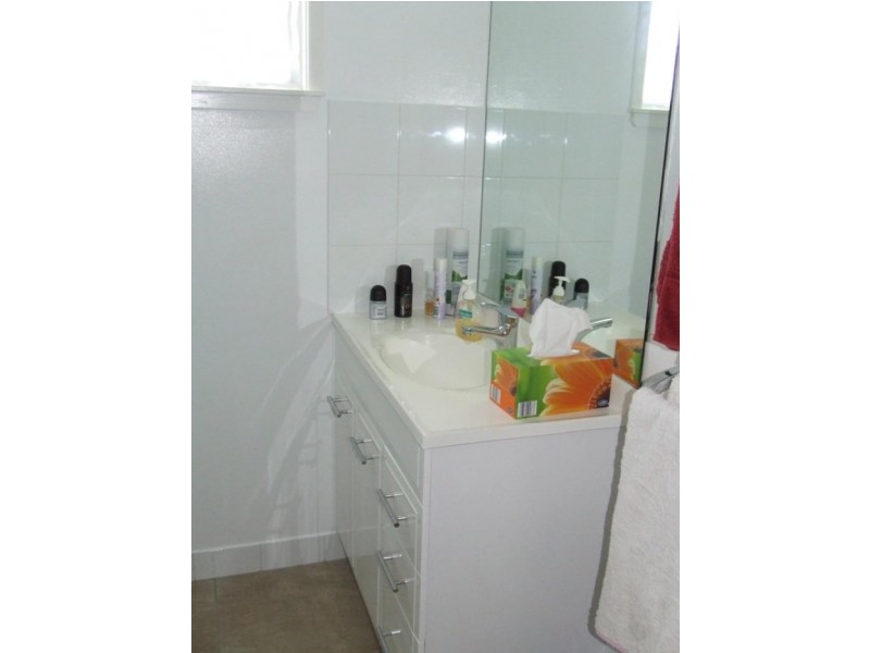 6 Fraser Street, Leichhardt QLD 4305