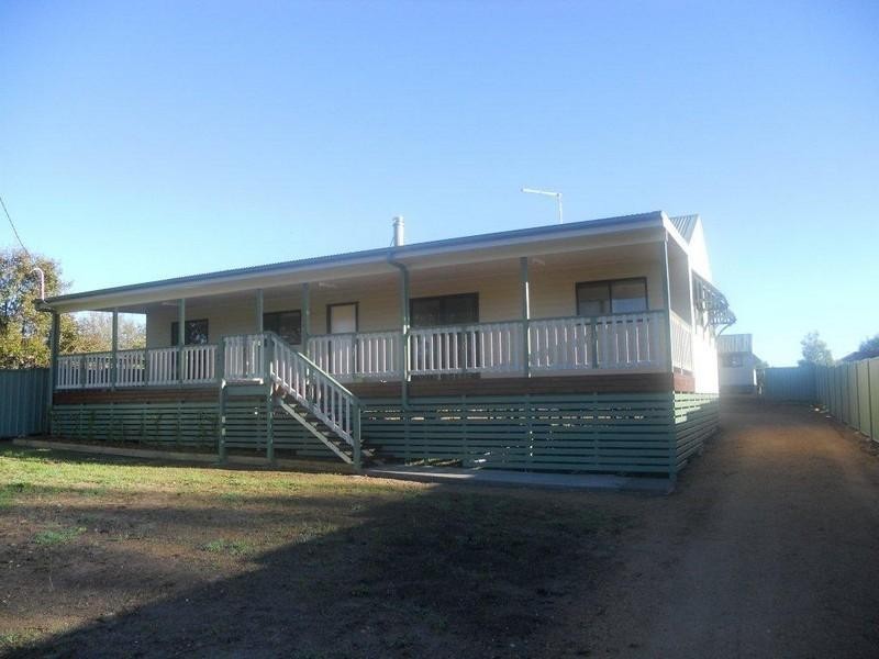 4 Laird Street, Tenterfield NSW 2372