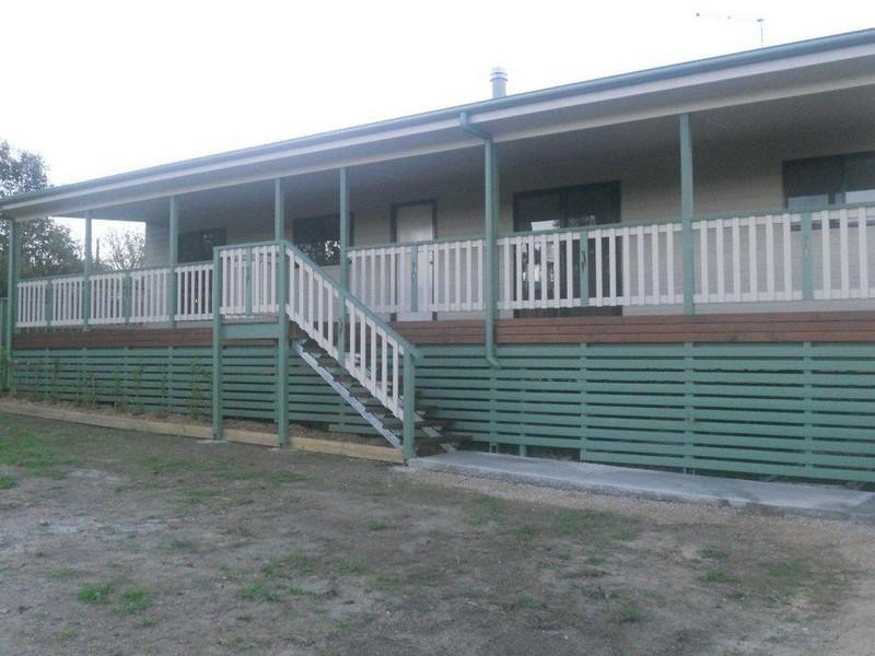 4 Laird Street, Tenterfield NSW 2372