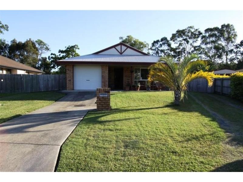 13 Crumpton Place, Beerwah QLD 4519