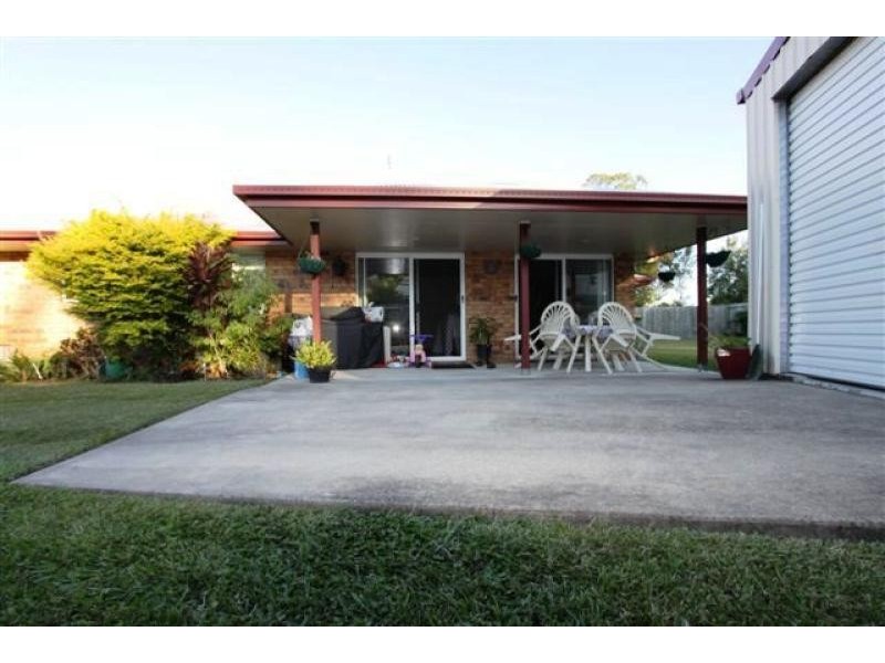 13 Crumpton Place, Beerwah QLD 4519