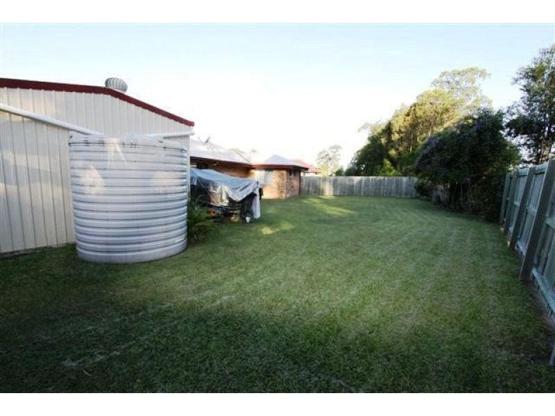 13 Crumpton Place, Beerwah QLD 4519