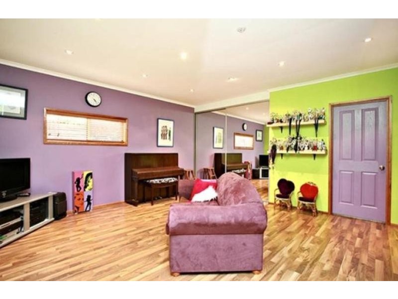 1 Barnsley Place  MENAI 2234, Menai NSW 2234