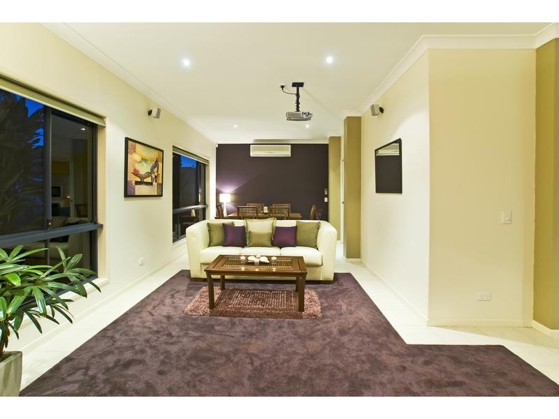 4 Majorca Crescent, Varsity Lakes QLD 4227