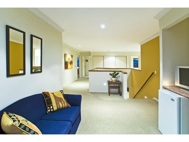 4 Majorca Crescent, Varsity Lakes QLD 4227