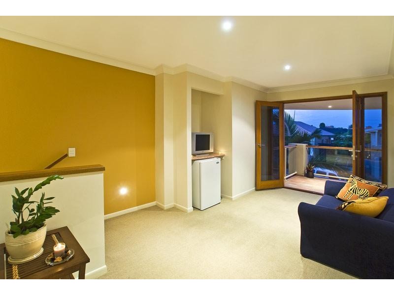 4 Majorca Crescent, Varsity Lakes QLD 4227