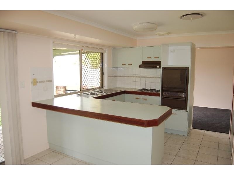 163 Emerald Drive, Regents Park QLD 4118