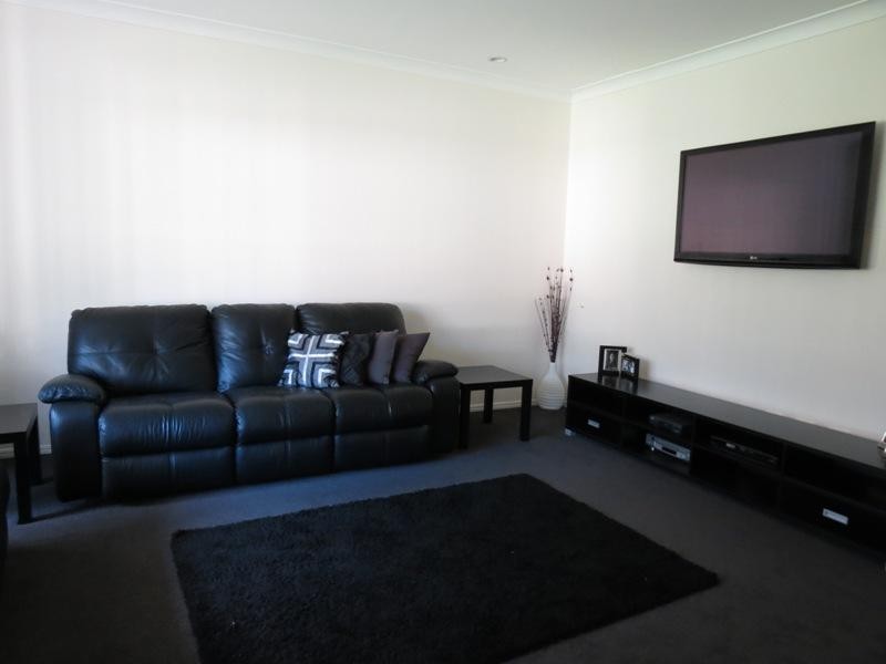 54 Ruth Terrace, Oxenford QLD 4210