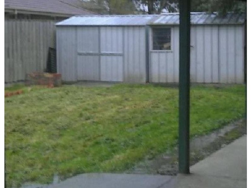 37 Henty Street, Pakenham VIC 3810