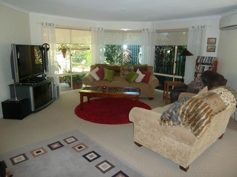 5 Silver Glade Drive, Elanora QLD 4221