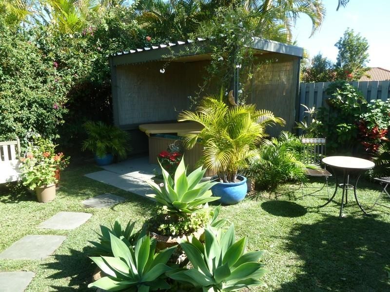 5 Silver Glade Drive, Elanora QLD 4221